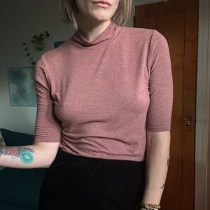 Dusty pink mock neck turtleneck with 1/2 sleeves size medium